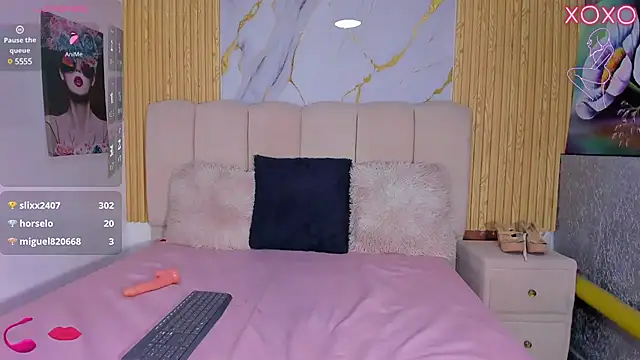 Snapshot of EmmyCruzZ chatting on 5, 3, 2025 EmmyCruzZ online show from 5, 3, 2025