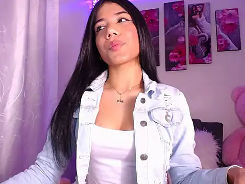 Snapshot of Alissarhys26 chatting on 4, 12, 2024 Alissarhys26 online show from 4, 12, 2024