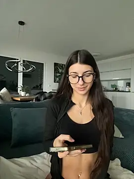 Wildberry  online show from 17, 11, 2025