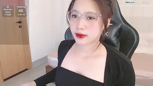 Snapshot of Lin_SiYee chatting on 13, 2, 2025 Lin SiYee online show from 13, 2, 2025