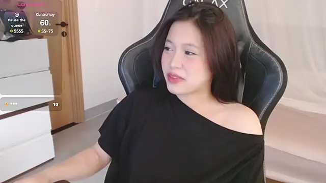 Snapshot of Lin_SiYee chatting on 2, 3, 2025 Lin SiYee online show from 2, 3, 2025