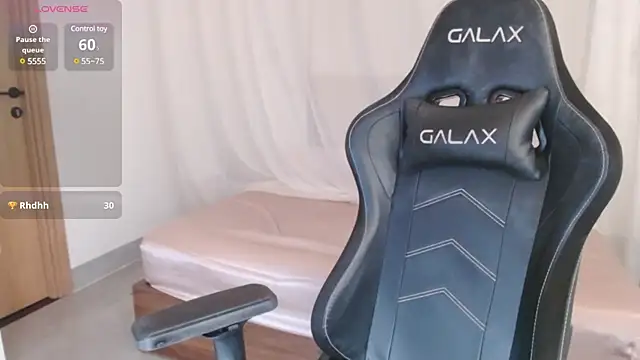 Snapshot of Lin_SiYee chatting on 6, 3, 2025 Lin SiYee online show from 6, 3, 2025