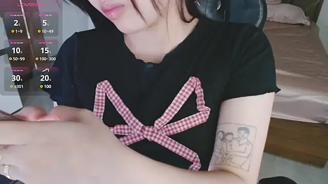 Snapshot of Lin_SiYee chatting on 10, 3, 2025 Lin SiYee online show from 10, 3, 2025