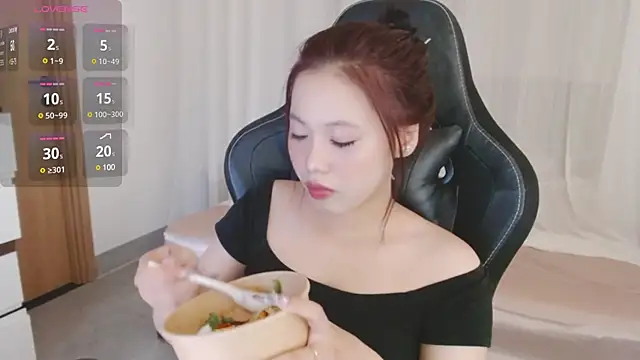 Snapshot of Lin_SiYee chatting on 14, 3, 2025 Lin SiYee online show from 14, 3, 2025