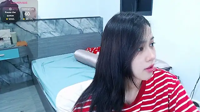 Snapshot of Lin_SiYee chatting on 4, 12, 2025 Lin SiYee online show from 4, 12, 2025
