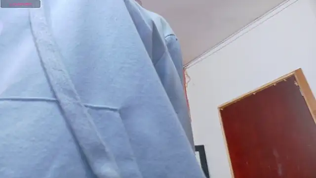 Snapshot of littleebluee chatting on 11, 2, 2025 littleebluee online show from 11, 2, 2025