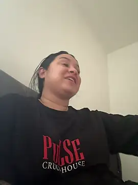 Pretty Isadora online show from 10, 4, 2026