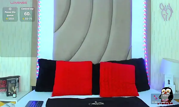 Snapshot of ThyaraJhons chatting on 18, 9, 2025 ThyaraJhons online show from 18, 9, 2025