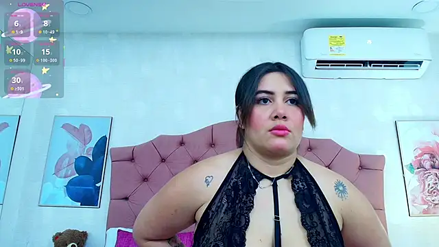 Snapshot of ThyaraJhons chatting on 26, 11, 2025 ThyaraJhons online show from 26, 11, 2025