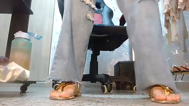 Snapshot of Samantabrown_ chatting on 19, 12, 2025 Samantabrown online show from 19, 12, 2025