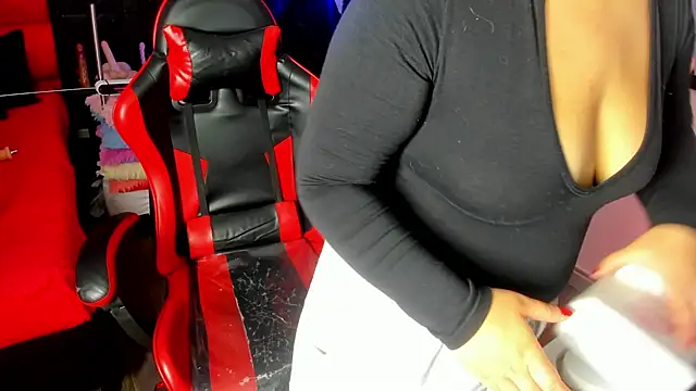 Amy hoy69 online show from 18, 4, 2026