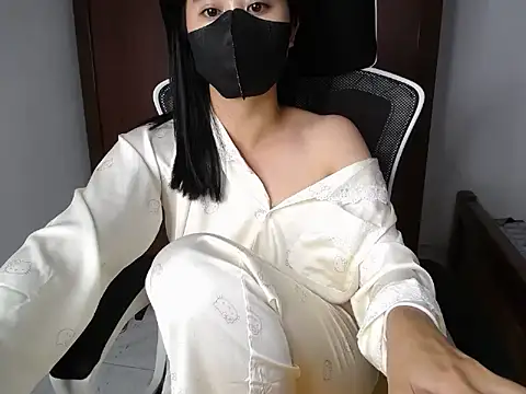 Snapshot of Lunobaby_204 chatting on 24, 10, 2025 Lunobaby 204 online show from 24, 10, 2025