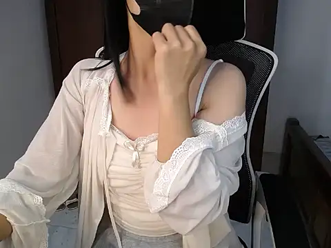 Snapshot of Lunobaby_204 chatting on 25, 10, 2025 Lunobaby 204 online show from 25, 10, 2025