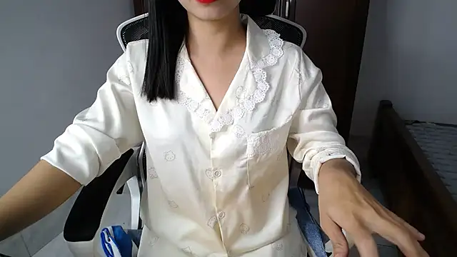 Snapshot of Lunobaby_204 chatting on 3, 11, 2025 Lunobaby 204 online show from 3, 11, 2025