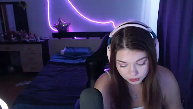 helengilmor online show from 30, 9, 2025