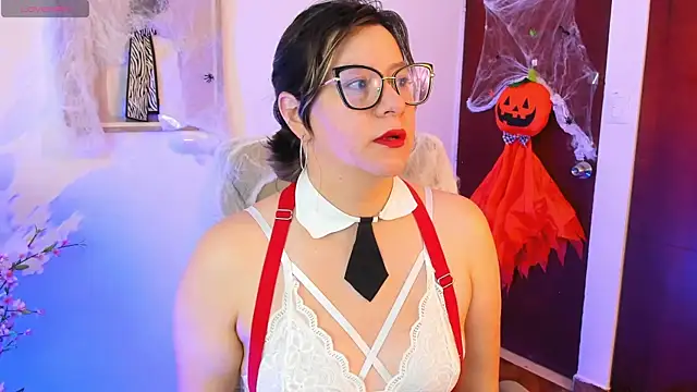 Chanelll Taylorr  online show from 26, 10, 2025