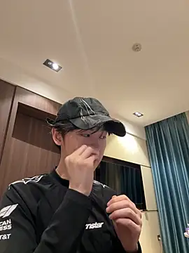 Snapshot of 1a1a1alll chatting on 5, 11, 2025 1a1a1alll online show from 5, 11, 2025