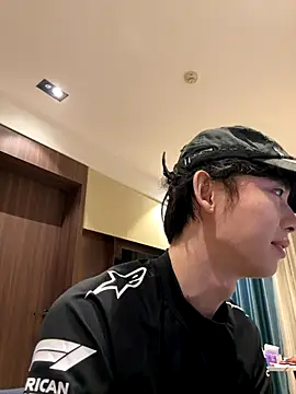 Snapshot of 1a1a1alll chatting on 11, 11, 2025 1a1a1alll online show from 11, 11, 2025