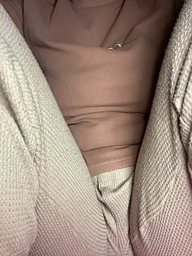 Snapshot of Milk_Mom99 chatting on 28, 12, 2024 Milk Mom99 online show from 28, 12, 2024