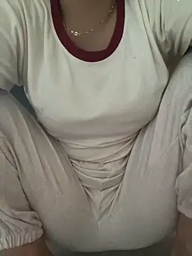 Snapshot of Milk_Mom99 chatting on 15, 11, 2025 Milk Mom99 online show from 15, 11, 2025