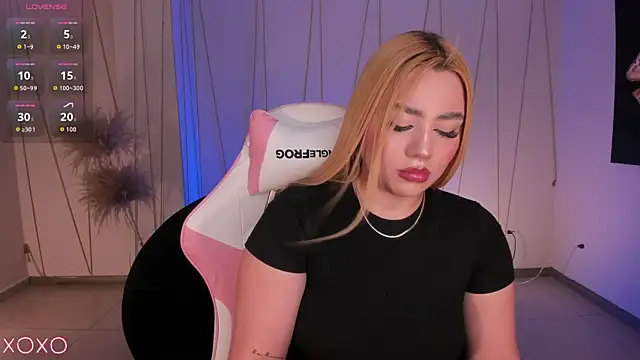 SamanthaKlein  online show from 21, 11, 2025