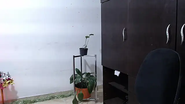 Snapshot of Zoe--khalL chatting on 3, 12, 2025 Zoe--khalL online show from 3, 12, 2025