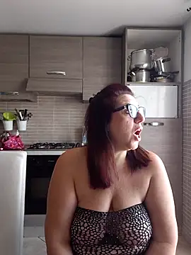 Snapshot of carolyne2023 chatting on 5, 11, 2025 carolyne2023 online show from 5, 11, 2025