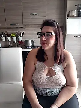 Snapshot of carolyne2023 chatting on 1, 12, 2025 carolyne2023 online show from 1, 12, 2025