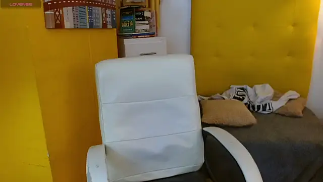 Snapshot of xlunna chatting on 3, 12, 2025 xlunna online show from 3, 12, 2025