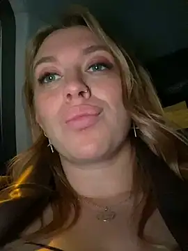 Snapshot of Sweet___Emily chatting on 3, 1, 2025 Sweet   Emily online show from 3, 1, 2025