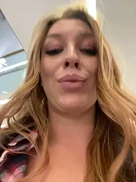 Snapshot of Sweet___Emily chatting on 7, 1, 2025 Sweet   Emily online show from 7, 1, 2025