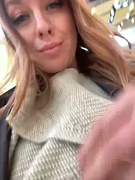 Snapshot of Sweet___Emily chatting on 11, 1, 2025 Sweet   Emily online show from 11, 1, 2025