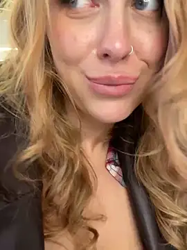 Snapshot of Sweet___Emily chatting on 28, 1, 2025 Sweet   Emily online show from 28, 1, 2025