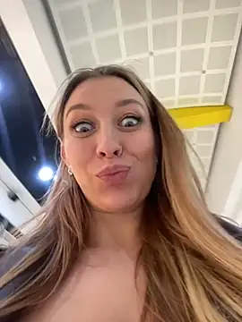 Snapshot of Sweet___Emily chatting on 12, 2, 2025 Sweet   Emily online show from 12, 2, 2025