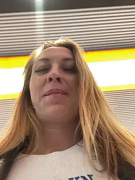 Snapshot of Sweet___Emily chatting on 21, 3, 2025 Sweet   Emily online show from 21, 3, 2025