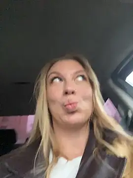 Snapshot of Sweet___Emily chatting on 7, 11, 2025 Sweet Emily online show from 7, 11, 2025