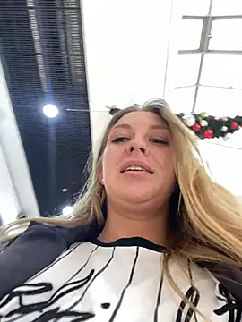 Snapshot of Sweet___Emily chatting on 9, 11, 2025 Sweet Emily online show from 9, 11, 2025