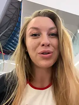 Snapshot of Sweet___Emily chatting on 18, 11, 2025 Sweet Emily online show from 18, 11, 2025