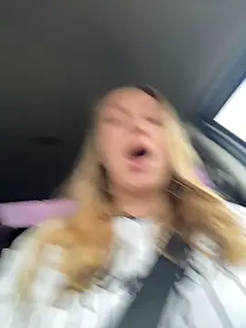 Snapshot of Sweet___Emily chatting on 23, 11, 2025 Sweet Emily online show from 23, 11, 2025