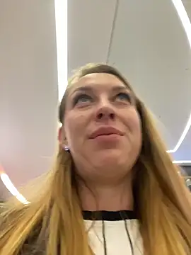 Snapshot of Sweet___Emily chatting on 14, 12, 2025 Sweet Emily online show from 14, 12, 2025