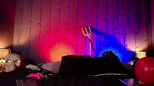 Snapshot of MorganaCrowley chatting on 13, 2, 2025 MorganaCrowley online show from 13, 2, 2025