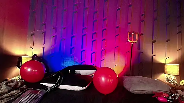 Snapshot of MorganaCrowley chatting on 17, 2, 2025 MorganaCrowley online show from 17, 2, 2025