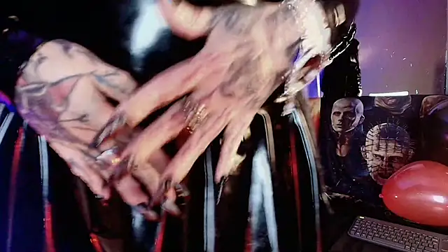 Snapshot of MorganaCrowley chatting on 8, 9, 2025 MorganaCrowley online show from 8, 9, 2025