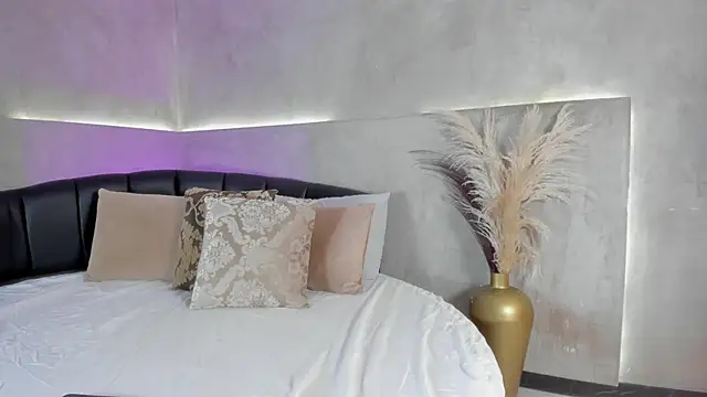 Nicol Lopez 1 online show from 8, 10, 2025