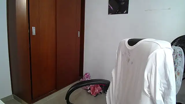 Snapshot of venelope1 chatting on 13, 10, 2025 venelope1 online show from 13, 10, 2025