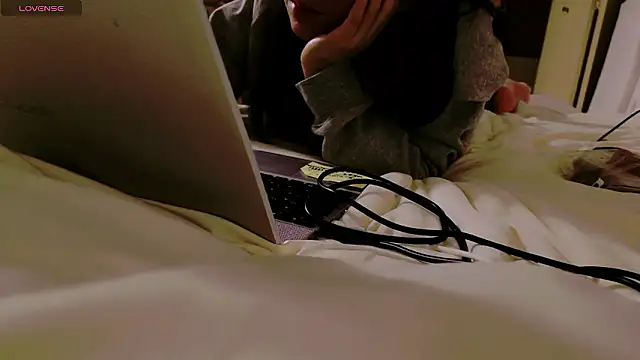 Snapshot of maii- chatting on 1, 2, 2026 maii- online show from 1, 2, 2026