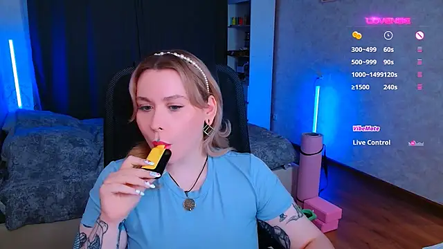 Snapshot of Blueberry-baby chatting on 1, 12, 2024 Blueberry-baby online show from 1, 12, 2024