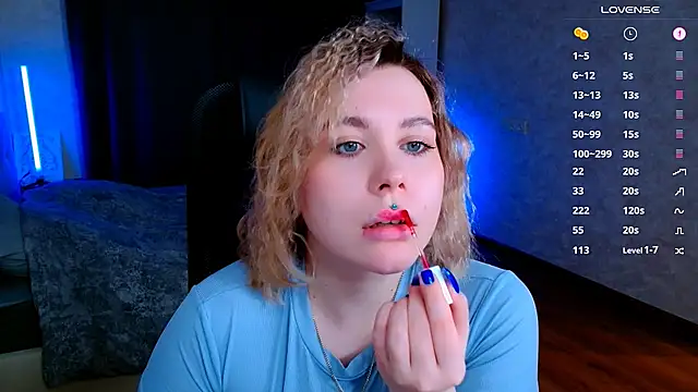 Snapshot of Blueberry-baby chatting on 6, 3, 2025 Blueberry-baby online show from 6, 3, 2025