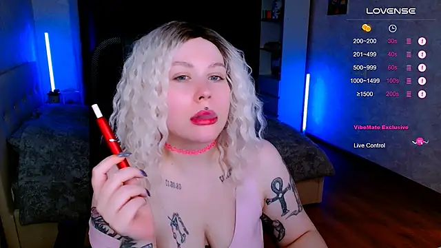 Snapshot of Blueberry-baby chatting on 13, 12, 2025 Blueberry-baby online show from 13, 12, 2025