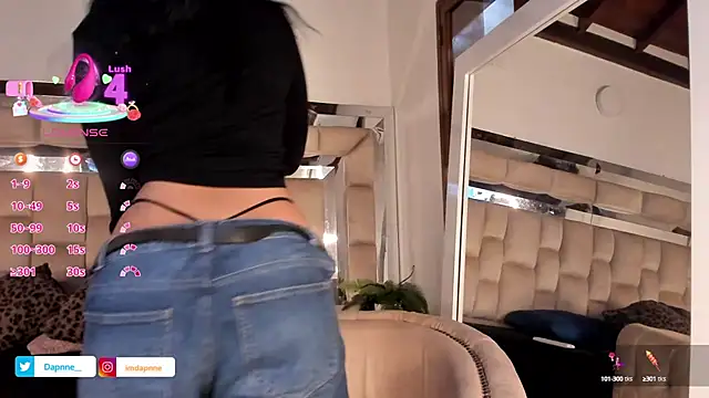 Dapnne  online show from 19, 9, 2025